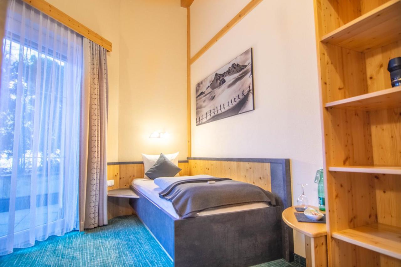 Hotel Garni Alpenhof Ischgl Exterior photo
