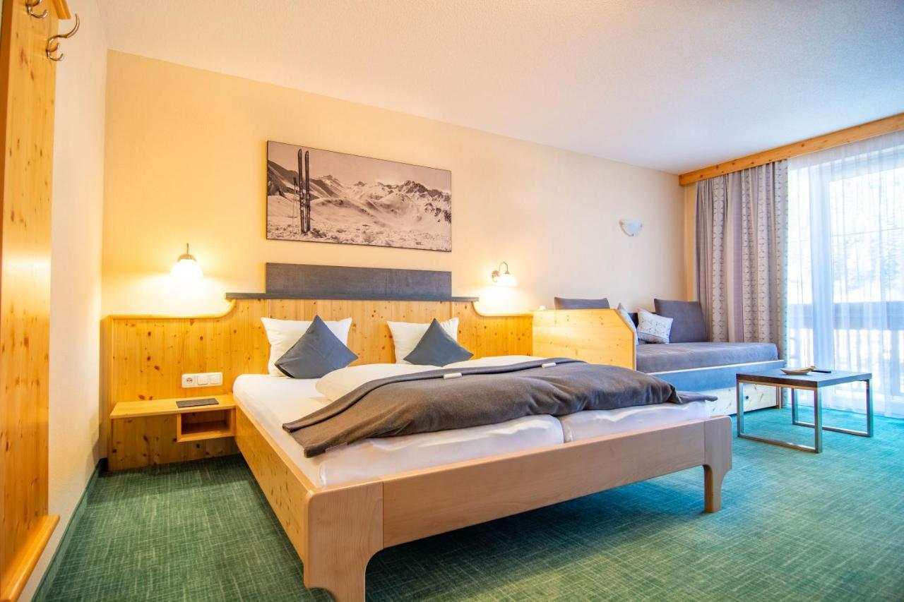 Hotel Garni Alpenhof Ischgl Exterior photo
