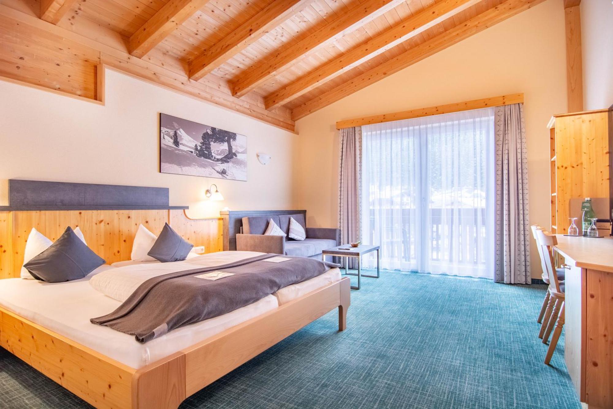 Hotel Garni Alpenhof Ischgl Exterior photo